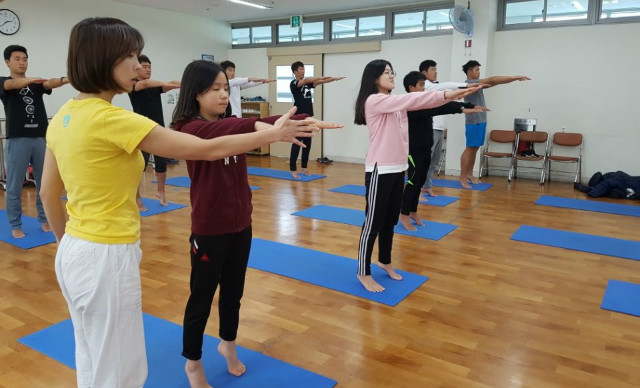 국가대표선수단, 김서진 강사와 요가 훈련 실시