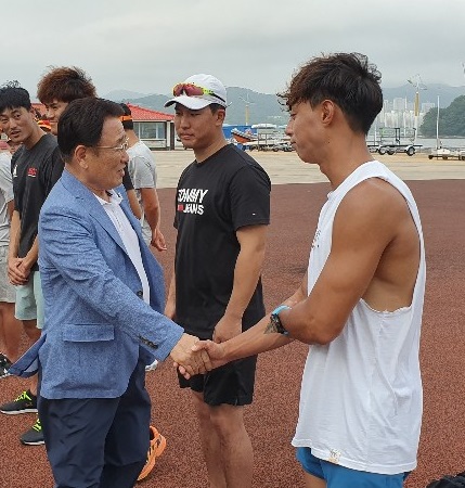[보도자료]  대한요트협회, 유망주 여수서 합동 훈련...유준상 회장 현장방문 격려