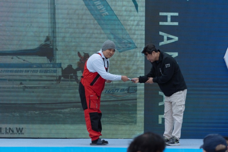 Busan_Supercup_Day4_시상식_A1W01899.jpg